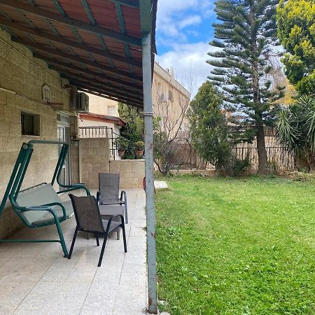 דירת גן מרווחת במיקום מעולה עם נטפליקס חינמי Lägenhet Ma'ale Adumim Exteriör bild